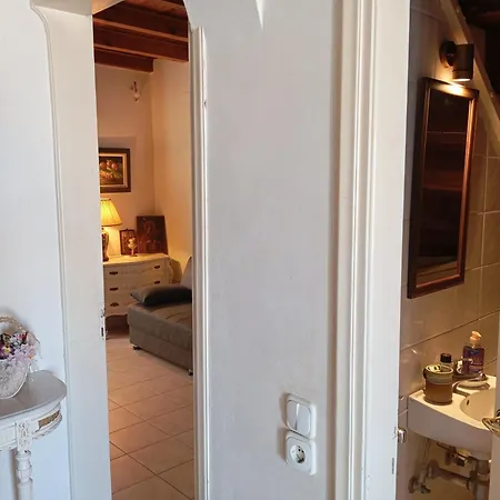 Sophisticated House Nyaraló